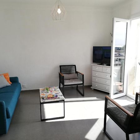 Saint-Pierre-la-Mer  Superbe Appartement Avec Vue Sur Mer Et Port, Parking Prive מראה חיצוני תמונה