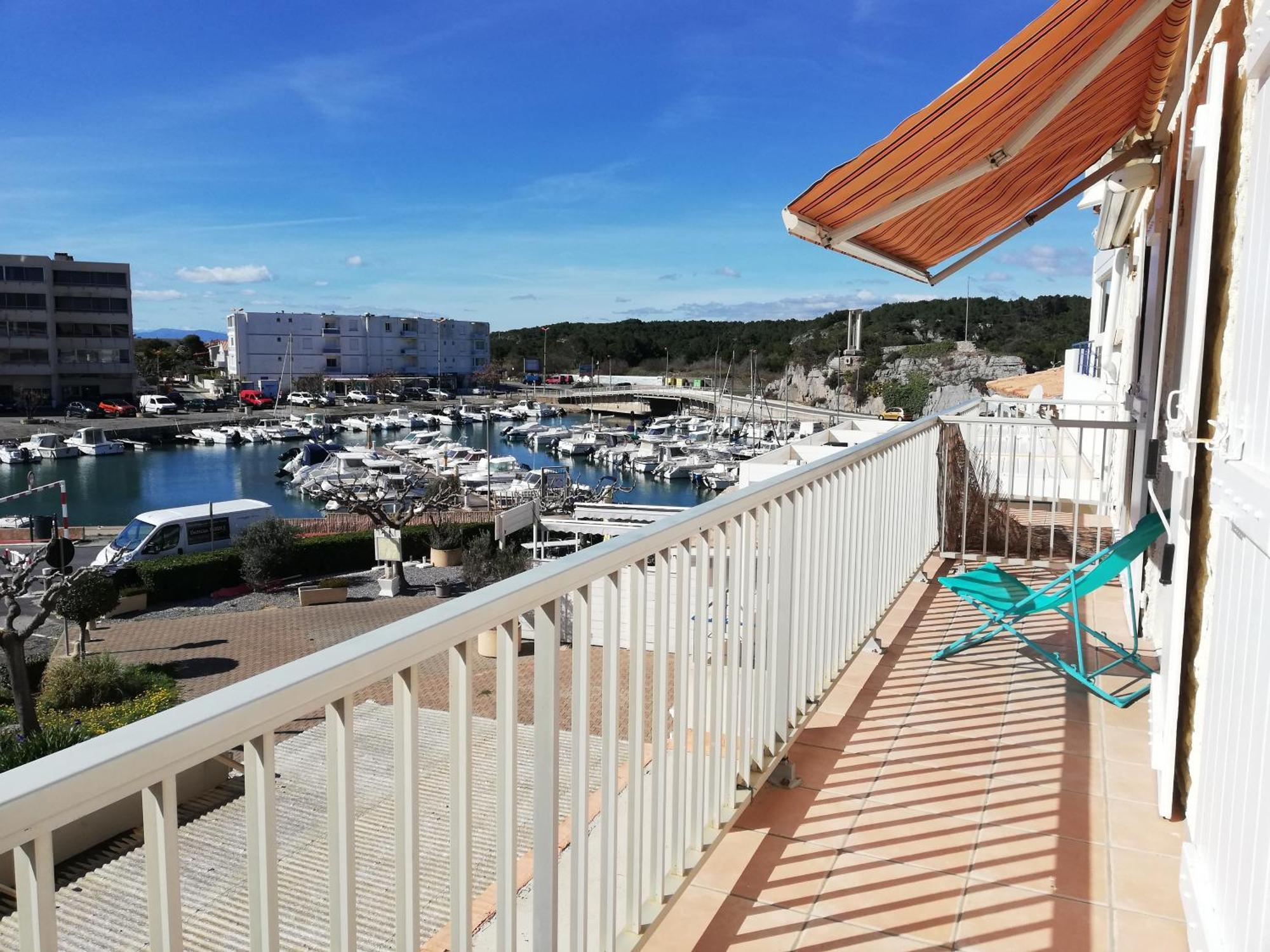Saint-Pierre-la-Mer  Superbe Appartement Avec Vue Sur Mer Et Port, Parking Prive מראה חיצוני תמונה