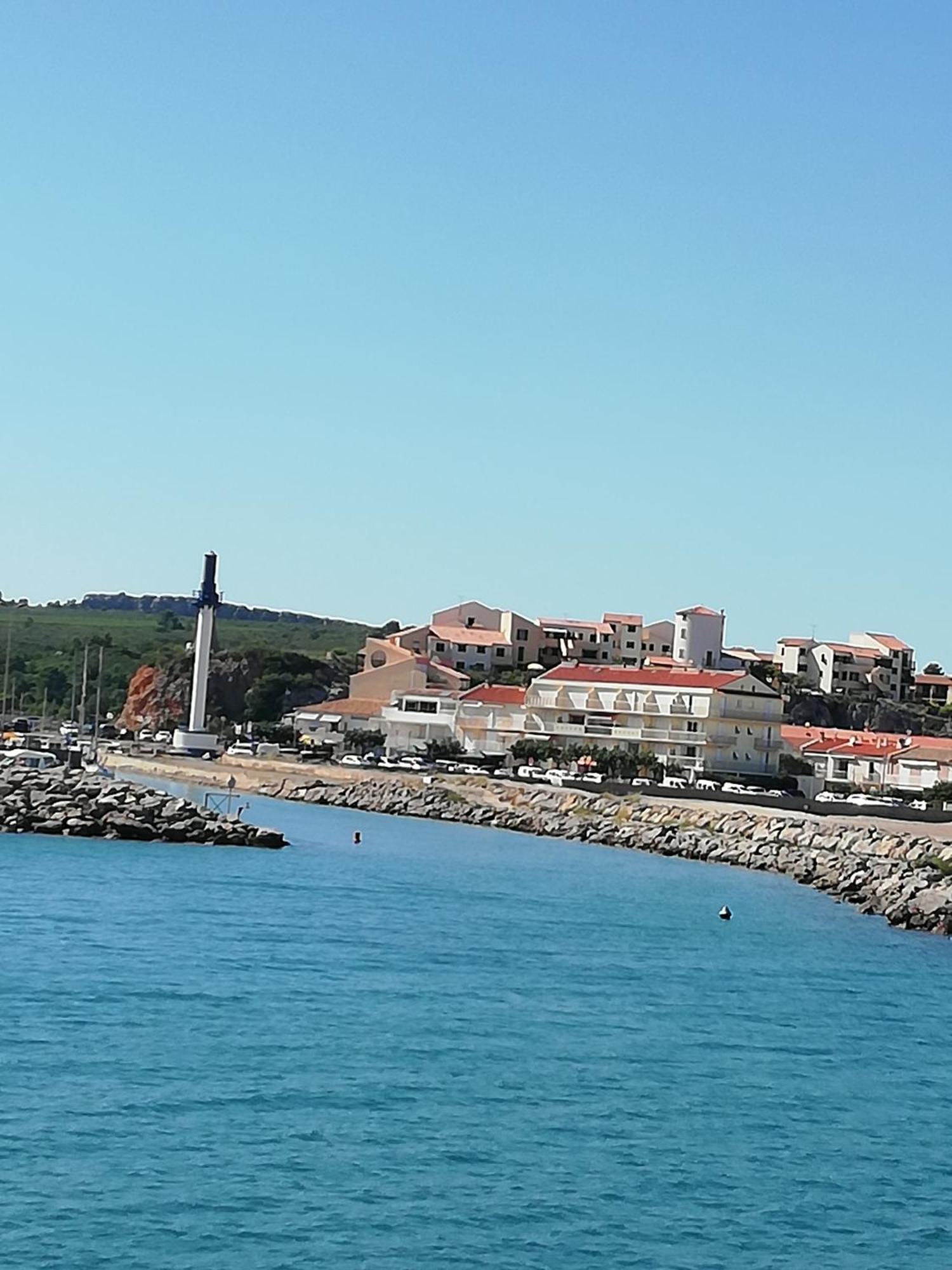 Saint-Pierre-la-Mer  Superbe Appartement Avec Vue Sur Mer Et Port, Parking Prive מראה חיצוני תמונה